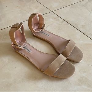 NWT Saks Fifth Avenue Edith beige suede sandals, size 7.5